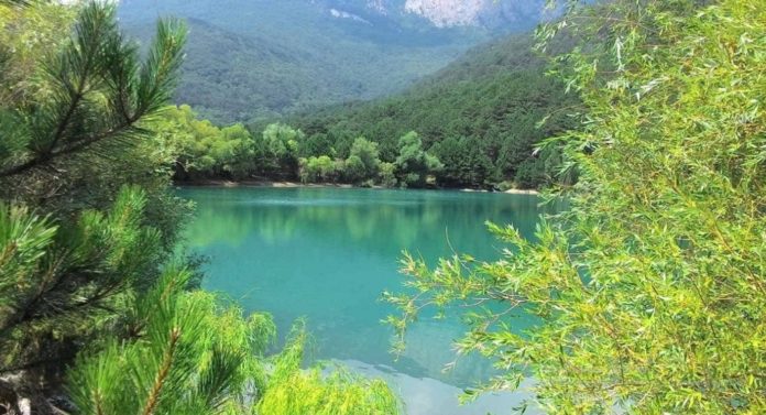 Озеро Бирюзовое (Юбилейное), Партенит Озеро Бирюзовое (Юбилейное), Партенит