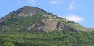 Гора Пиляки, южный отрог Ай-Петринской яйлы, Симеиз Гора Пиляки, южный отрог Ай-Петринской яйлы, Симеиз