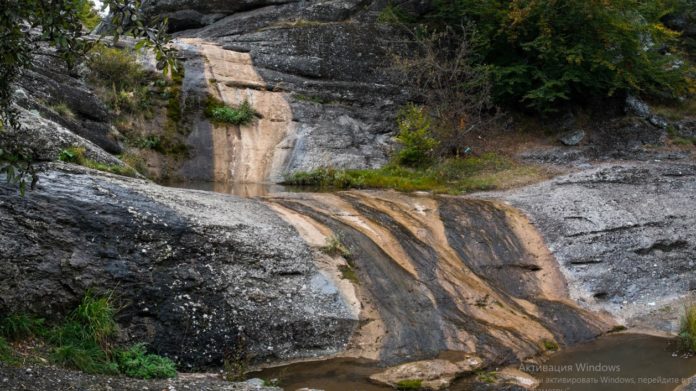 Водопад Джурла, памятник природы на склонах Демерджи, Алушта Водопад Джурла, памятник природы на склонах Демерджи, Алушта