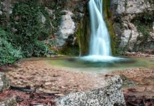 Водопад Купель Дианы в ущелье Темиар, Ялта Водопад Купель Дианы в ущелье Темиар, Ялта