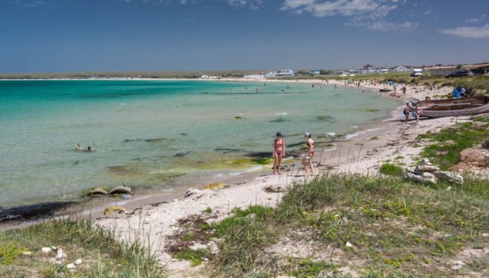 Пляж Караджинская бухта, пос. Оленевка Тарханкут Пляж Караджинская бухта, пос. Оленевка Тарханкут