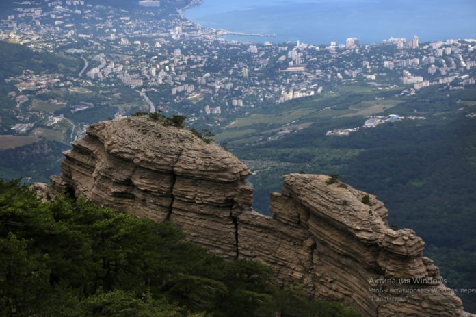 Скалы Таракташ и Таракташская тропа (короткий спуск к Ялте) Скалы Таракташ и Таракташская тропа (короткий спуск к Ялте)