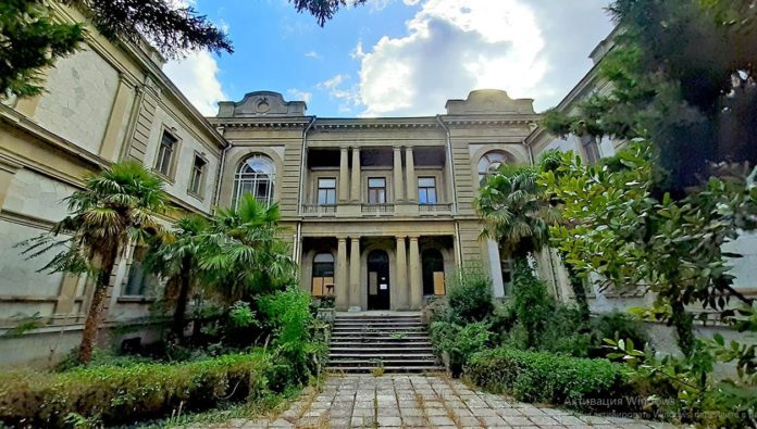 Дворец графа Мордвинова в Ялте Дворец графа Мордвинова