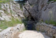 Ялтинская пещера на плато Ай-Петри Ялтинская пещера на плато Ай-Петри