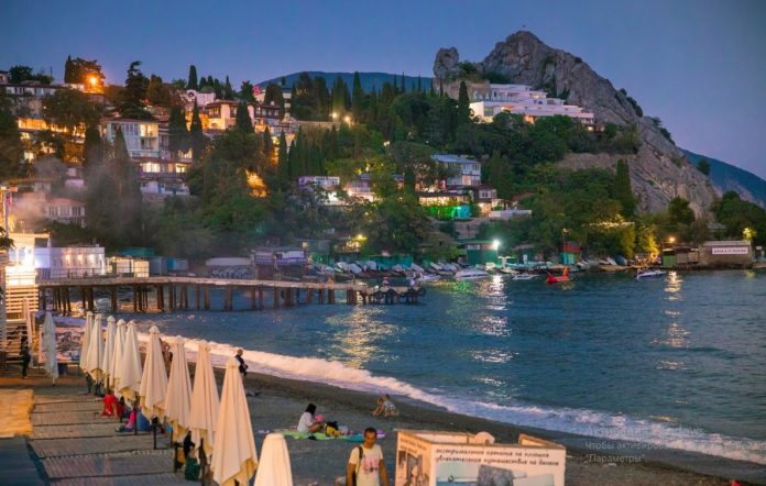 Вечерний Гурзуф, гурзуфские коты, август 2014, фото Гурзуфа Вечерний Гурзуф, гурзуфские коты, август 2014, фотообзор