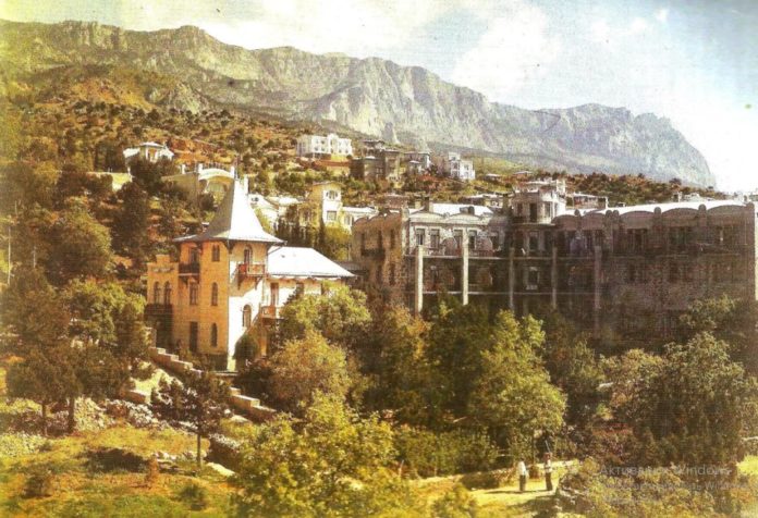 Имение семейства Лансере (дача Хризолит) в Симеизе Имение семейства Лансере (дача Хризолит) в Симеизе