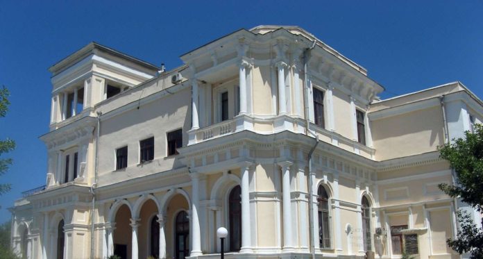 Усадьба графа В.С. Попова на мысе Кара-Мрун, Оленевка Усадьба графа В.С. Попова на мысе Кара-Мрун, Оленевка