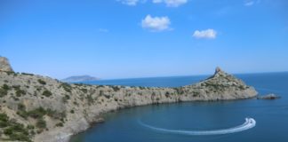 Голубая бухта и Царский пляж в Новом Свете Голубая бухта и Царский пляж в Новом Свете