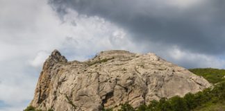 Гора Парсук-Кая (Носорог), поселок Солнечная долина Гора Парсук-Кая (Носорог), поселок Солнечная долина