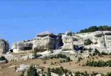 Скала «Мать и дочь» в долине реки Кача, Бахчисарай Скала "Мать и дочь" в долине реки Кача