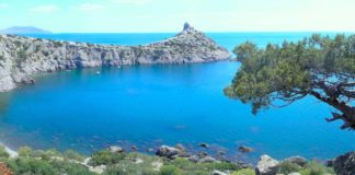 Цветные бухты Нового света — бухты Голубая, Синяя, Зеленая, где находятся Голубая бухта и Царский пляж Новый Свет