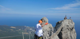 Трезубец Ай-Петри, мостики над пропастью много фото август 2015.. Трезубец Ай-Петри, мостики над пропастью, август 2015..