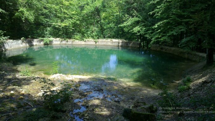 Юсуповское озеро — рукотворное озеро для разведения форели, село Соколиное Юсуповское озеро, рукотворное для разведения форели, село Соколиное