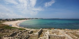 Калос-Лимен, древнее городище в поселке Черноморское Древнее городище Калос-Лимен, пос. Черноморское