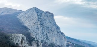 Гора Мердвен-Кая (Уарч-Кая), перевал Чертова лестница (Шайтан-Мердвен) Гора Мердвен-Кая (Уарч-Кая), перевал Чертова лестница (Шайтан-Мердвен)