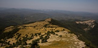 Гора Кемаль-Эгерек (1529м), вершина Ялтинской Яйлы Гора Кемаль-Эгерек (1529м), вершина Ялтинской Яйлы