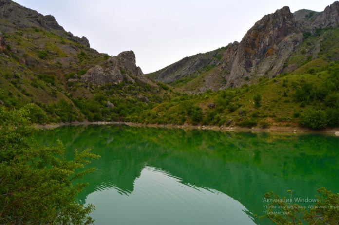 Озеро Панагия, изумрудное озеро в Зеленогорье (Арпат) Озеро Панагия, изумрудное озеро в Зеленогорье (Арпат)