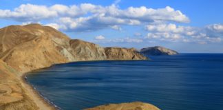 Тихая бухта в Коктебеле, дикие пляжи, отдых с палатками и автокемпинг Тихая бухта в Коктебеле, дикие пляжи, палаточный кемпинг