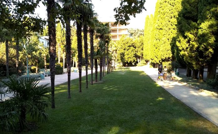 Мисхорский парк, пляж и набережная, наш видеоэкскурс август 2018 Мисхорский парк, пляж и набережная, наш видеообзор август 2018