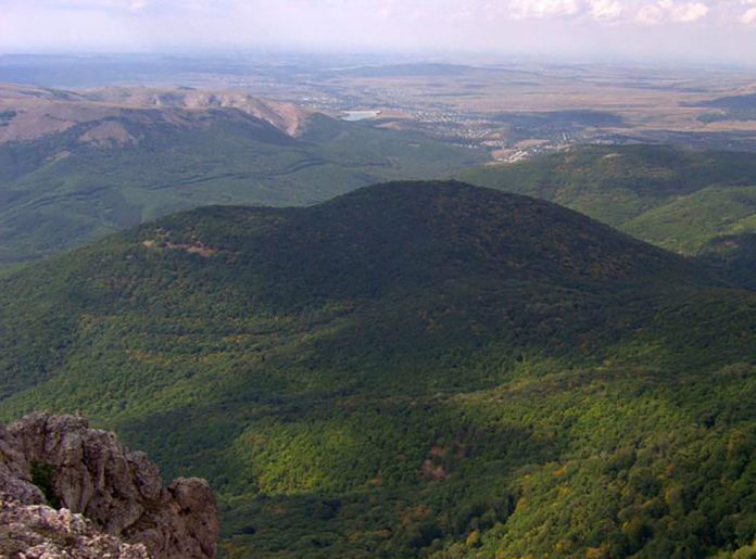 Гора Юки-Тепе (высота «1025»), место боевой славы, Алушта Гора Юки-Тепе (высота 1025), место боевой славы, Алушта