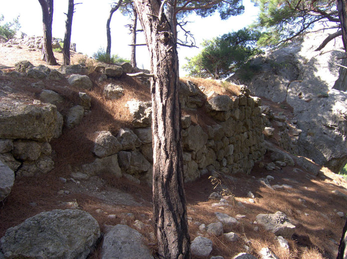 Крепость Кала-Фатлар (Кучук-Мускомский исар), Балаклава Крепость Кала-Фатлар (Кучук-Мускомский исар), Балаклава