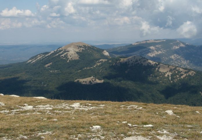 Чучельский перевал, гора Малая Чучель (Алушта, Бабуган-яйла) Чучельский перевал, гора Малая Чучель (Алушта, Бабуган-яйла)