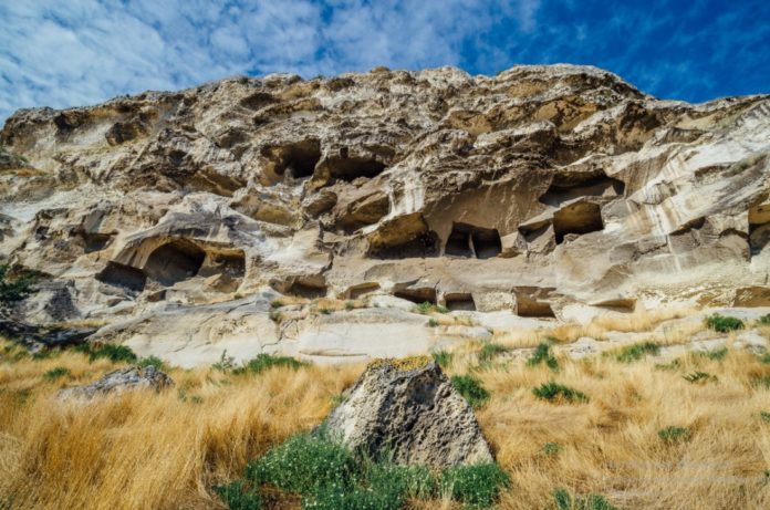 Загайтанская скала (Инкерман, Севастополь), Загайтанский пещерный монастырь Загайтанская скала (Инкерман, Севастополь), Загайтанский пещерный монастырь