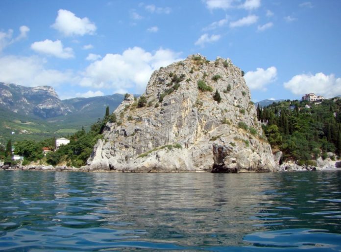 Скала Дженевез-Кая (Генуэзская) в Гурзуфе, генуэзская крепость Горзувиты, история Скала Дженевез-Кая (Генуэзская) в Гурзуфе, генуэзская крепость Горзувиты, история