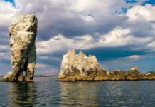Скалы "Корабли" ("Элькен-Кая") в Крыму - памятник природы в Опукском заповеднике