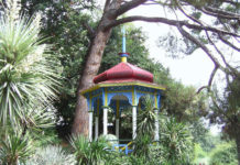 «Беседка Мальвины» в Никитском Ботаническом саду, а был ли «Буратино»? "Беседка Мальвины" в Никитском Ботаническом саду