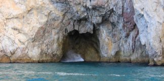 Грот «Дыхание дракона» в Крыму, удивительные гроты мыса Айя Грот "Дыхание дракона" в Крыму, удивительные гроты мыса Айя