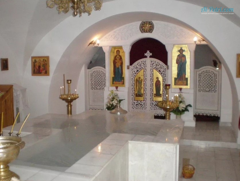 Пещерный храм-крипта в честь Новомучеников и Исповедников Российских