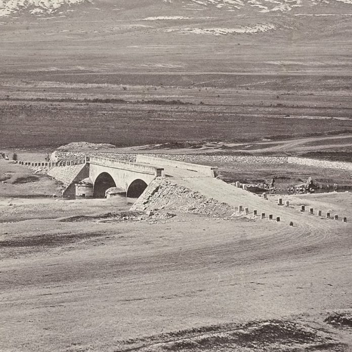 «Трактирный мост» на Чёрной речке (Севастополь), место самого кровопролитного сражения русских войск 4 августа 1855 года Трактирный мост под Севастополем, место самого кровопролитного сражения русских войск 4 августа 1855 года