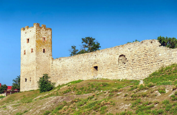 Башня Константина в Феодосии, от генуэзцев до наших дней. Символ и историческое наследие Феодосии