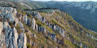 Перья Хапхала — экологическое чудо природы, воплощение дикой и первозданной красоты горного Крыма Перья Хапхала - экологическое чудо природы, воплощение дикой и первозданной красоты горного Крыма