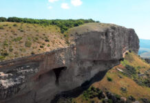 Гора Бор-Кая и пещерный храм Бор-Кая в Белогорском районе Крыма