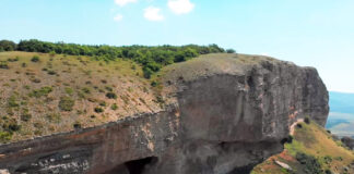 Гора Бор-Кая и пещерный храм Бор-Кая в Белогорском районе Крыма Гора Бор-Кая и пещерный храм Бор-Кая в Белогорском районе Крыма