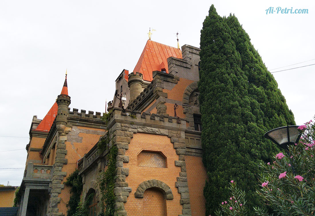 Дворец-Гагариной-на-мысе-Плака-в-Крыму-1