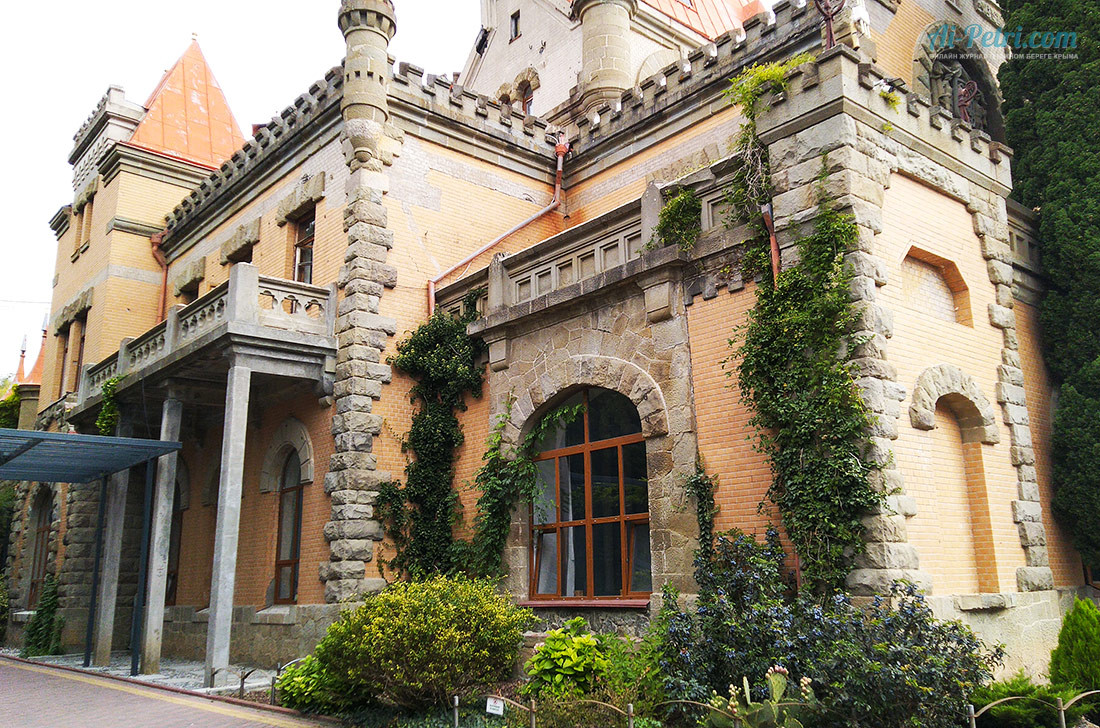 Дворец-Гагариной-на-мысе-Плака-в-Крыму