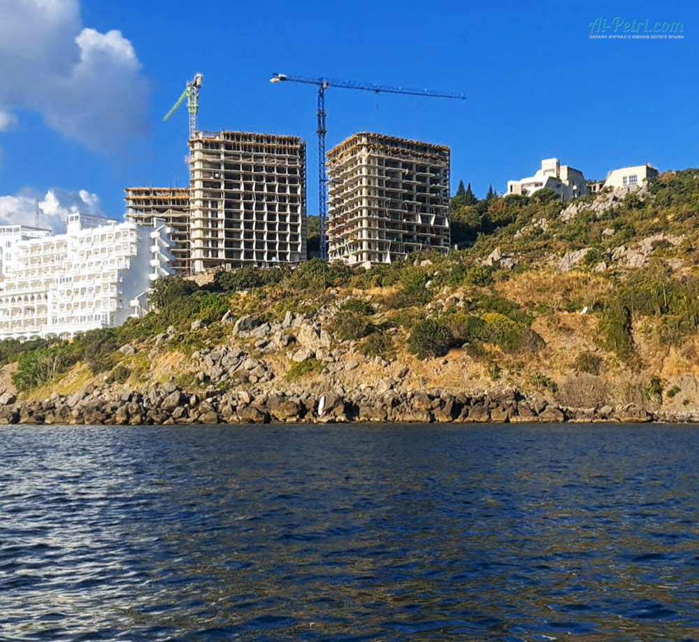 Кучук-Ламбатский каменный хаос и родник Суук-Су