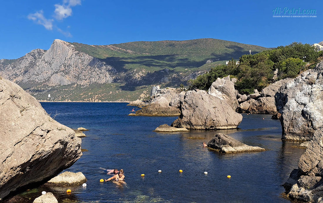 Пляж-Изумруд-пансионата-Изумруд-в-Ласпи